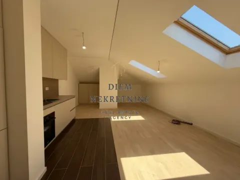 Prodaja, garsonjera, 45m², Tološi, Podgorica - image 4