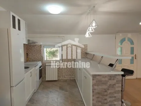 Izdavanje, trosoban stan, 100m², Petlovo Brdo, Beograd - image 11