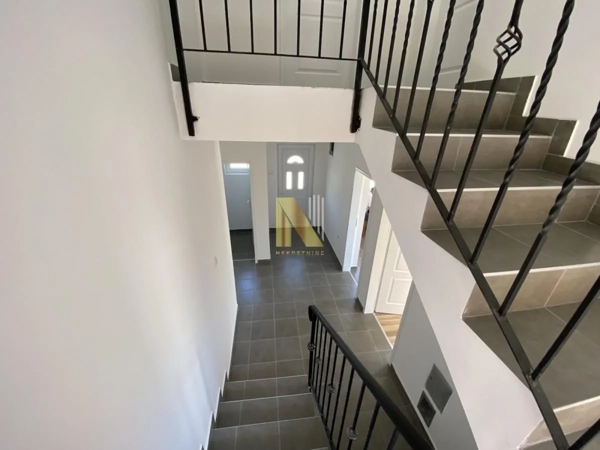 Prodaja, kuća, 105m², Petrovaradin, Novi Sad