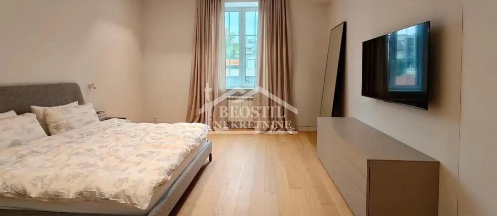Sale, four bedroom apartment, 133m², Stari Grad, Beograd