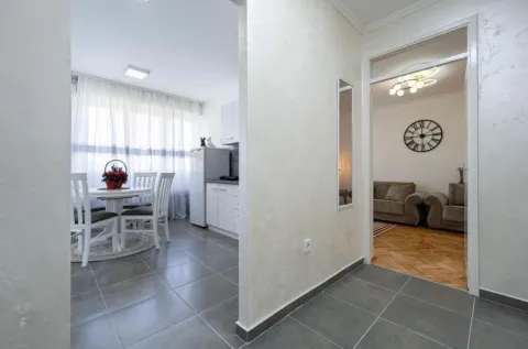 Rent, two bedroom apartment, 72m², Pejton, Podgorica - image 13