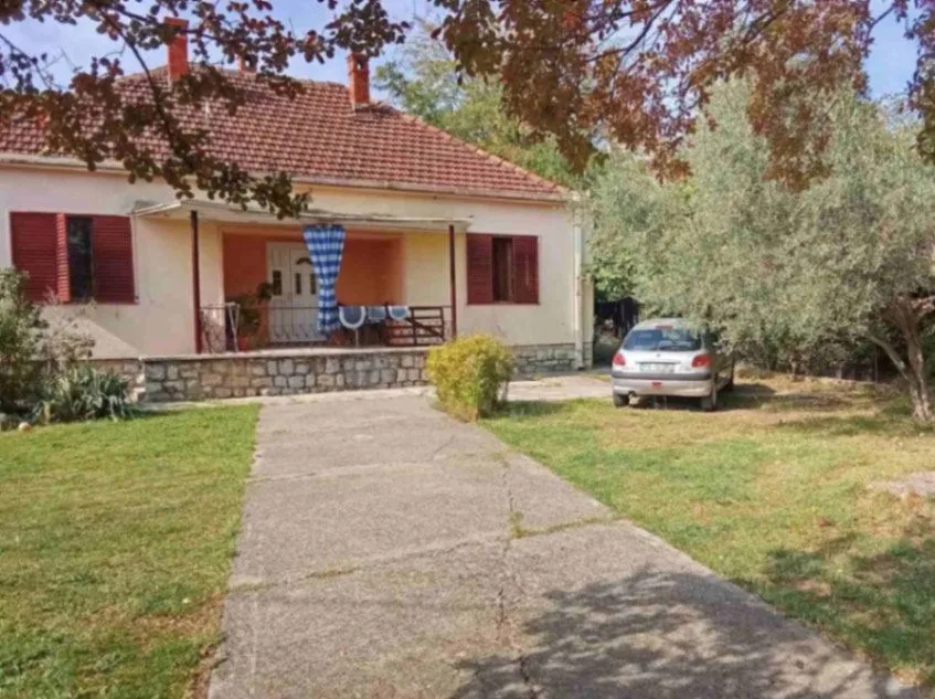 Prodaja, plac, 824m², Gorica C, Podgorica