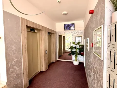 Rent, one bedroom apartment, 44m², City Kej, Podgorica - image 8