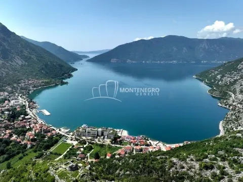 Prodaja, jednosoban stan, 50m², Risan, Kotor - image 1