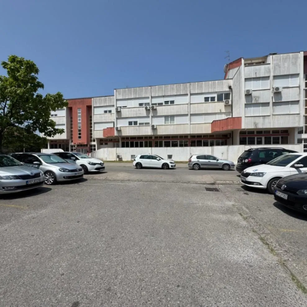 Rent, office space, 84m², Autobuska stanica, Podgorica