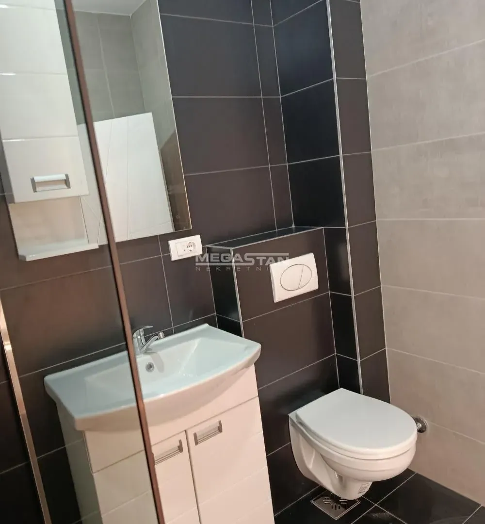Sale, four bedroom apartment, 86m², Borča 1, Borča Sve Podlokacije