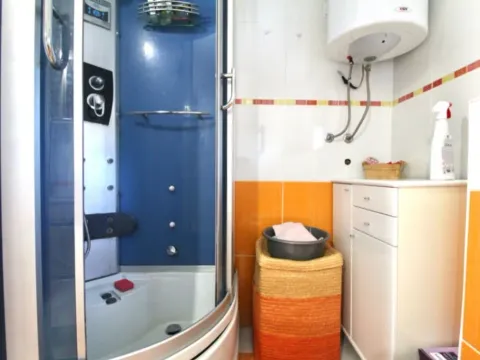 Izdavanje, dvosoban stan, 80m², Čeluga, Bar - image 9