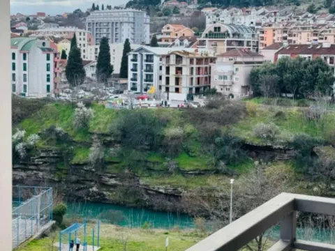 Izdavanje, jednosoban stan, 47m², City Kej, Podgorica - image 11