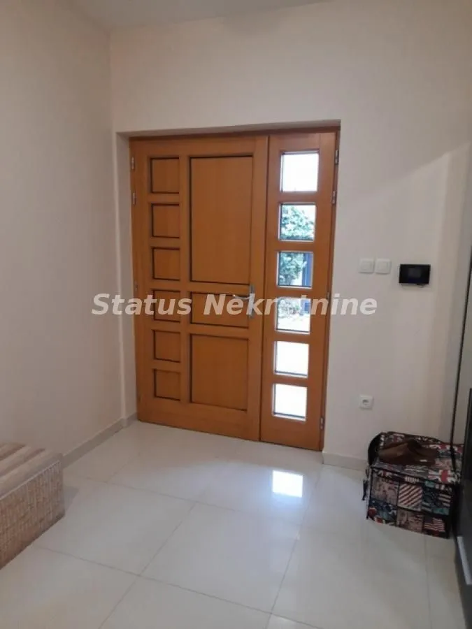 Prodaja, kuća, 440m², Temerin, Novi Sad