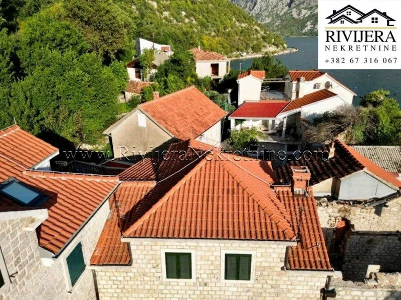 Prodaja, kuća, 250m², Strp, Kotor