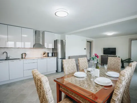 Sale, house, 314m², Krašići, Tivat - image 10