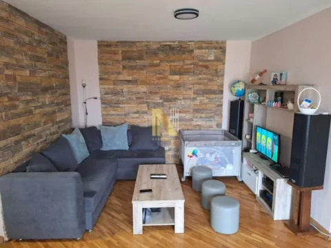 Prodaja, trosoban stan, 71m², Salajka, Novi Sad Sve Podlokacije - image 1