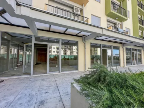 Izdavanje, poslovni prostor, 45m², Pobrežje, Podgorica - image 7