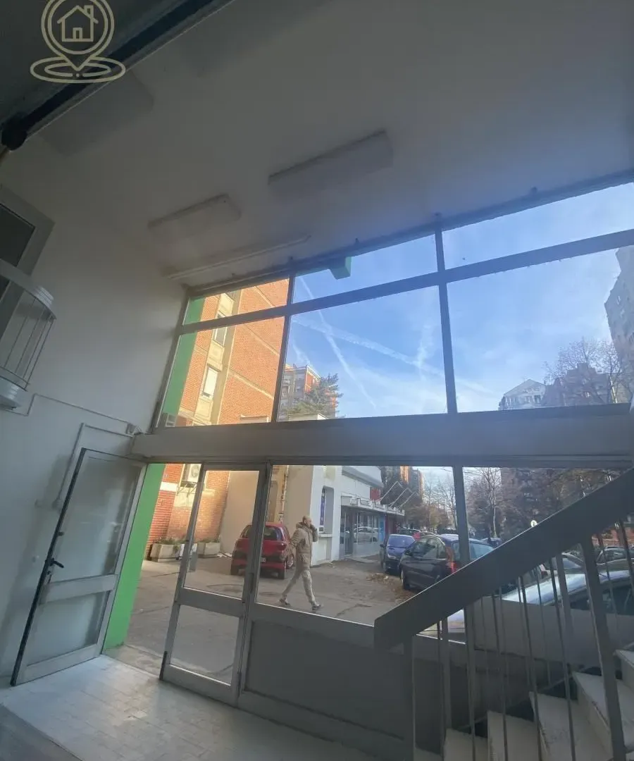 Rent, office space, 240m², Dom zdravlja, Niš