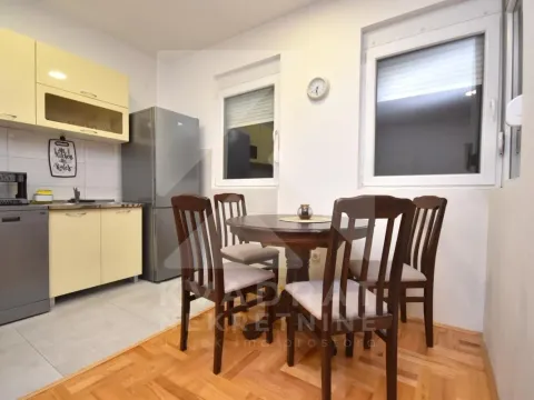 Izdavanje, dvosoban stan, 56m², Stari Aerodrom, Podgorica - image 4