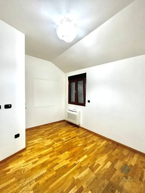 Rent, office space, 200m², Centar, Podgorica