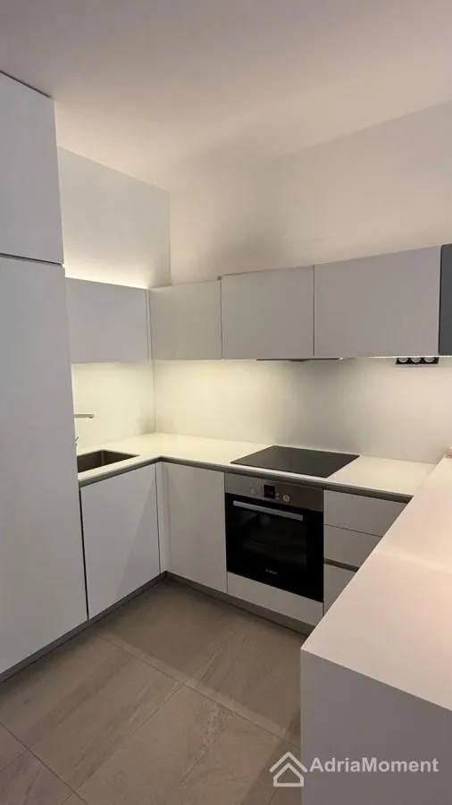 Sale, two bedroom apartment, 58m², Bečići, Budva