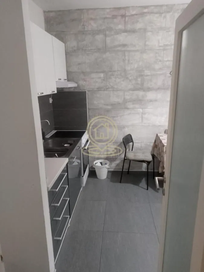 Izdavanje, trosoban stan, 78m², Južni Bulevar, Vračar Sve Podlokacije