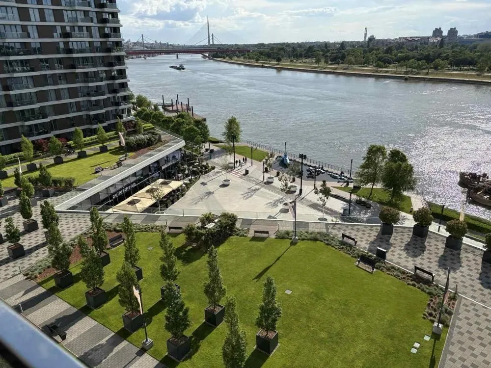 Izdavanje, trosoban stan, 92m², Savski Venac, Beograd