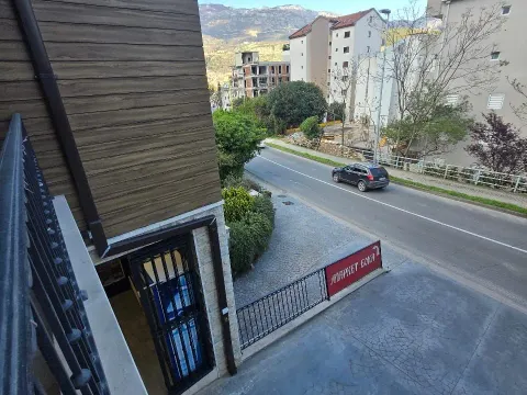 Izdavanje, jednosoban stan, 44m², Centar, Budva - image 8