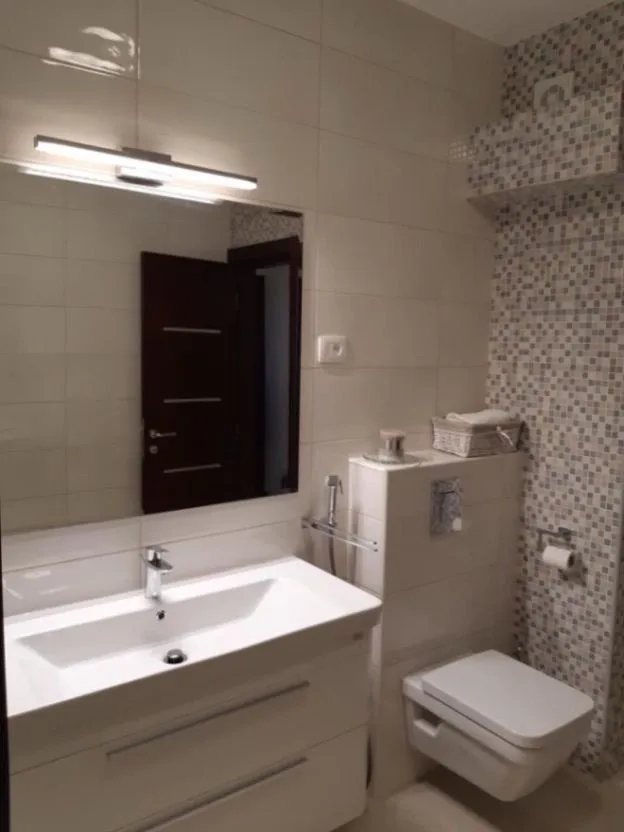 Izdavanje, dvosoban stan, 90m², Preko Morače, Podgorica