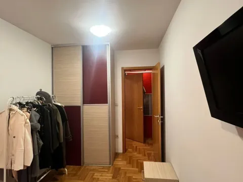 Sale, two bedroom apartment, 70m², Stari Aerodrom, Podgorica - image 7