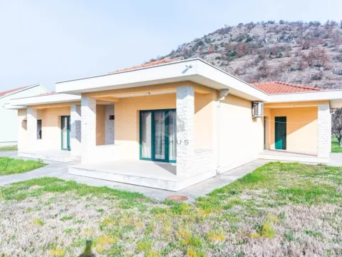 Sale, house, 200m², Rogami, Podgorica - image 2