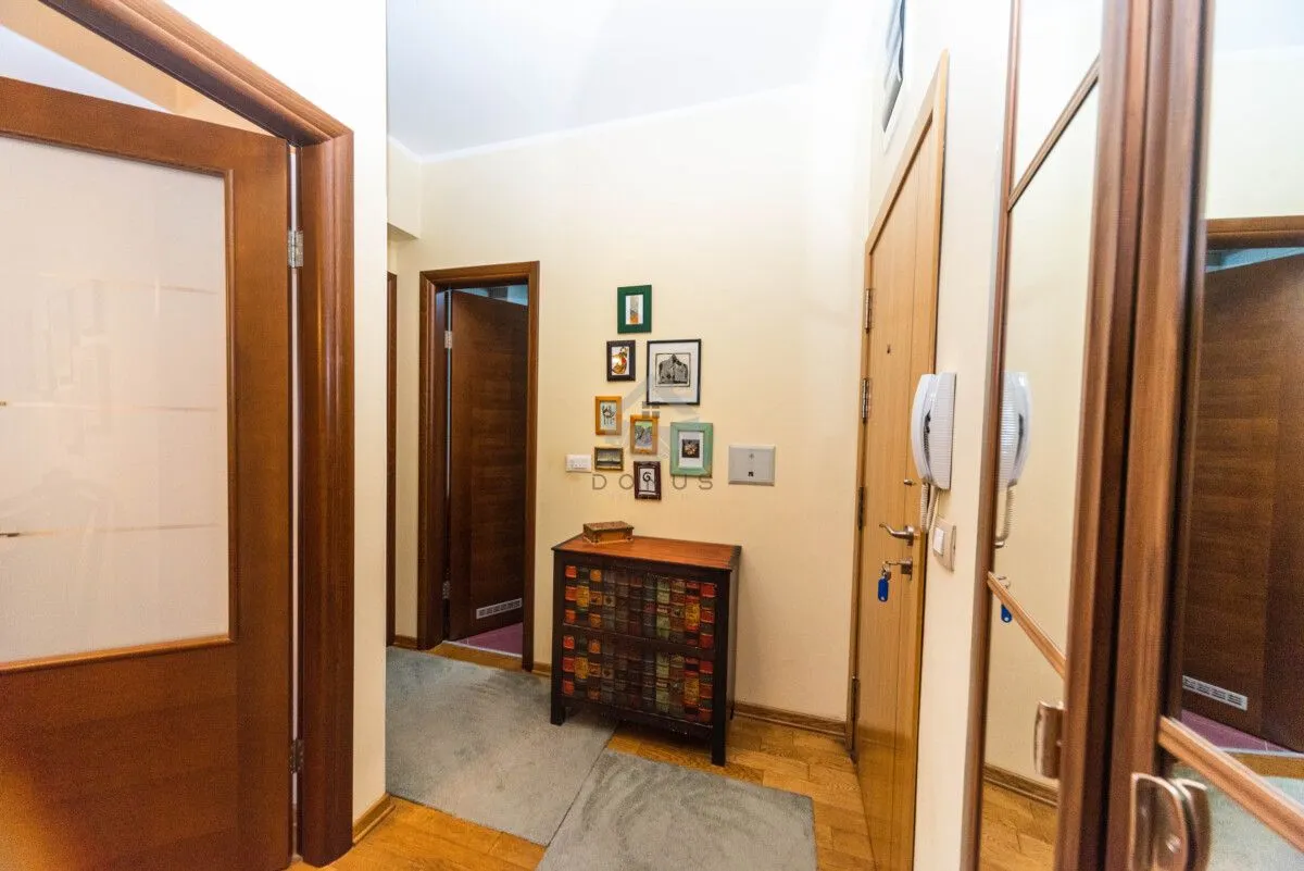 Prodaja, dvosoban stan, 62m², Krivi Most, Podgorica
