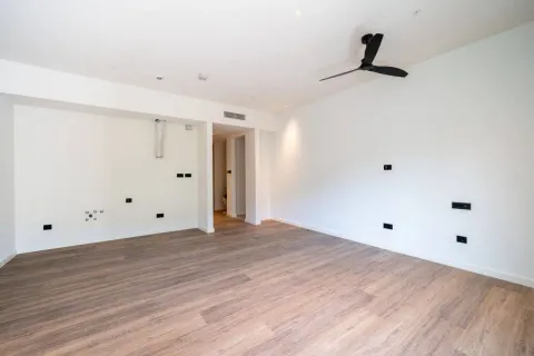 Sale, one bedroom apartment, 45m², Porto Montenegro, Tivat - image 9