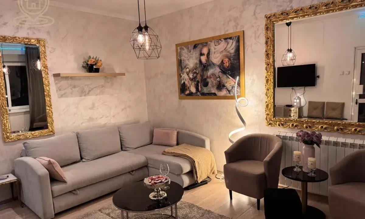 Izdavanje, jednosoban stan, 25m², Kalenić Pijaca, Vračar Sve Podlokacije