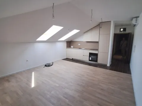 Prodaja, jednosoban stan, 52m², Tološi, Podgorica - image 2