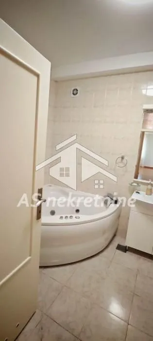 Rent, four bedroom apartment, 150m², Savski Venac, Beograd