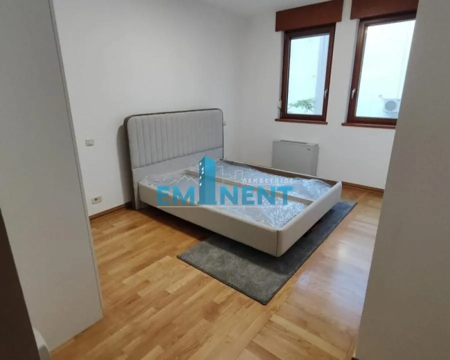 Rent, four bedroom apartment, 115m², Kalenić Pijaca, Vračar Sve Podlokacije