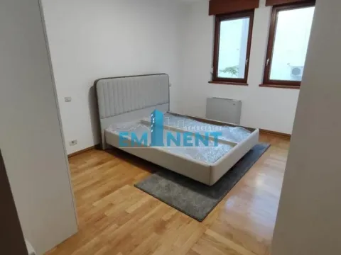 Izdavanje, četvorosoban stan, 115m², Kalenić Pijaca, Vračar Sve Podlokacije - image 7