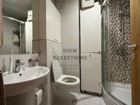 Izdavanje, jednosoban stan, 50m², City Kvart, Podgorica - image 4