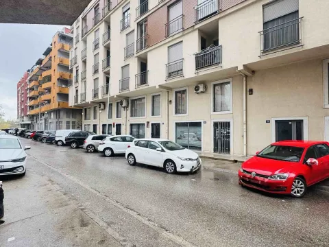 Prodaja, dvosoban stan, 62m², Krivi Most, Podgorica - image 1