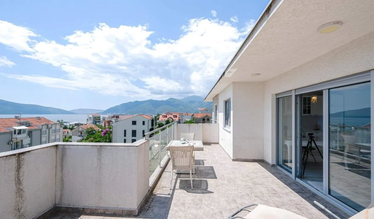 Prodaja, trosoban stan, 116m², Centar, Tivat