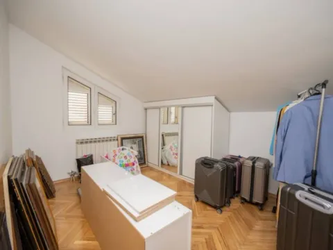 Rent, house, 400m², Momišići, Podgorica - image 10