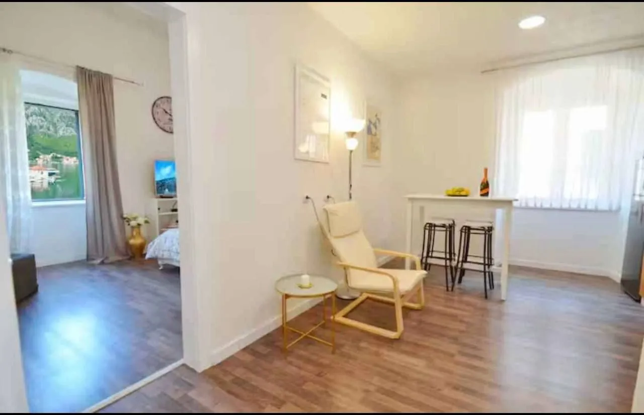 Prodaja, jednosoban stan, 42m², Kotor, Crna Gora