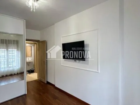 Izdavanje, dvosoban stan, 70m², Master Kvart, Podgorica - image 8