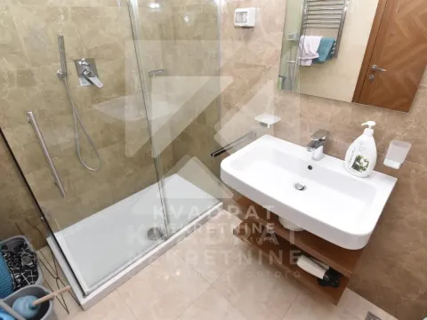 Izdavanje, dvosoban stan, 64m², Centar, Podgorica - image 12