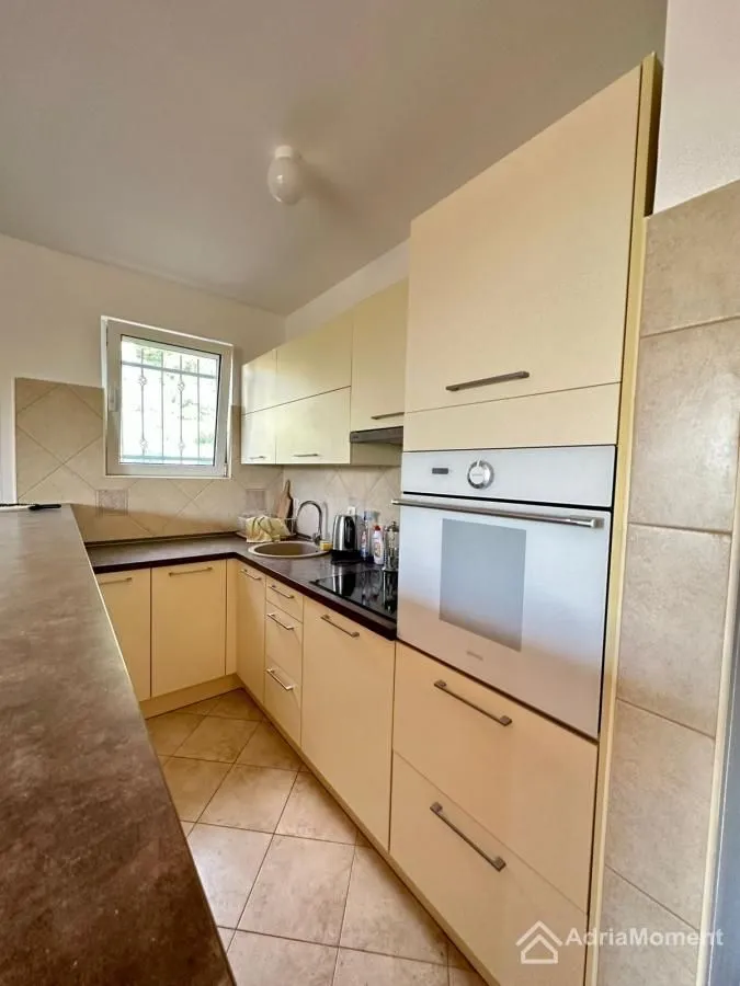 Prodaja, trosoban stan, 90m², Petrovac, Budva