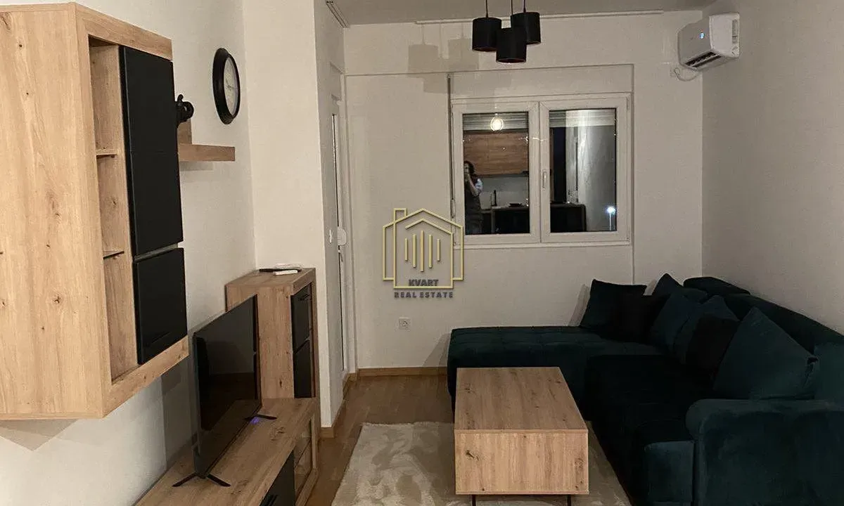 Izdavanje, jednosoban stan, 50m², Stari Aerodrom, Podgorica