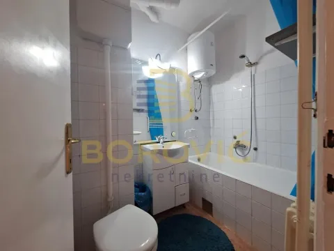 Izdavanje, četvorosoban stan, 100m², Kalenić Pijaca, Vračar Sve Podlokacije - image 20