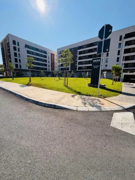 View of the courtyard and residential complex buildings. - image 11