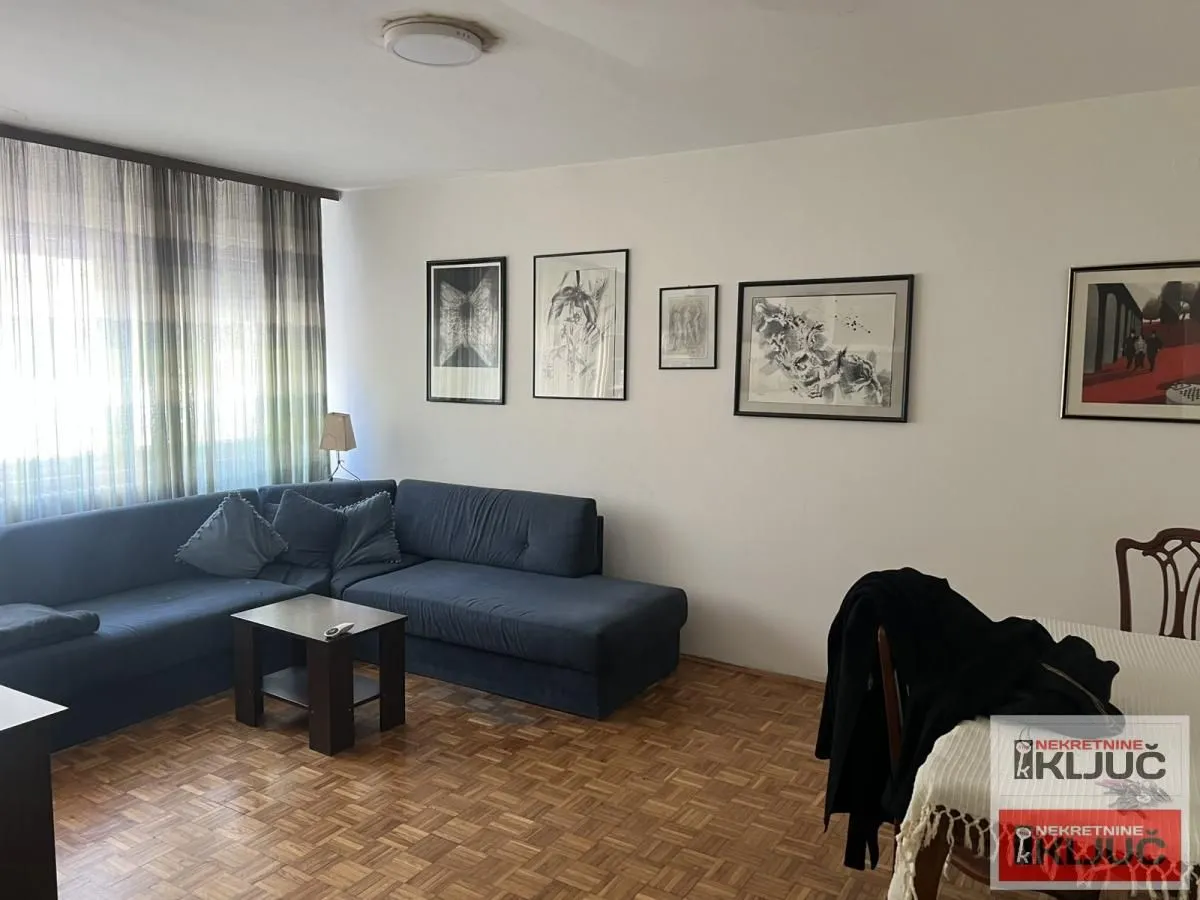 Prodaja, trosoban stan, 75m², Petrovaradin, Novi Sad
