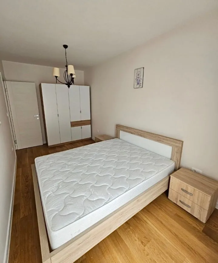 Izdavanje, jednosoban stan, 41m², Central Point, Podgorica