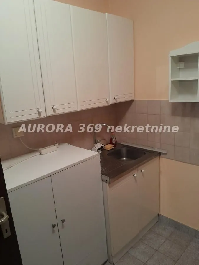 Izdavanje, dvosoban stan, 70m², Bulevar patrijarha Pavla, Novi Sad Sve Podlokacije