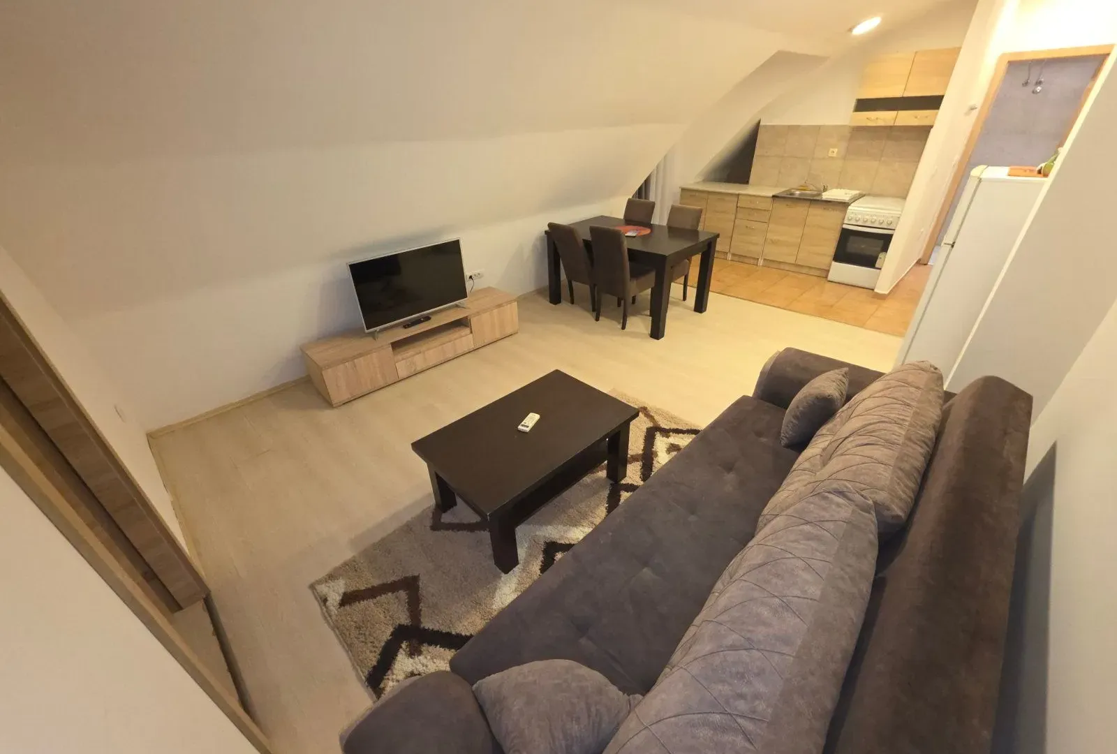 Izdavanje, jednosoban stan, 52m², Zabjelo, Podgorica