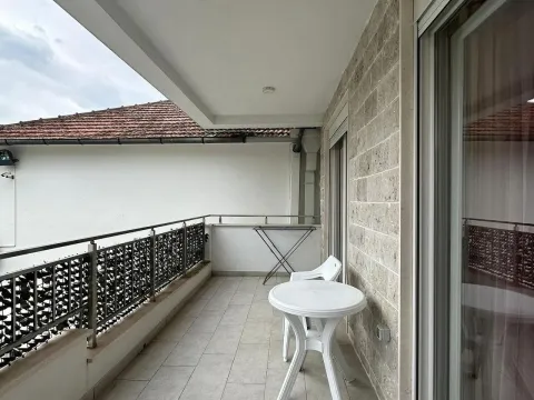 Rent, one bedroom apartment, 42m², Centar, Tivat - image 11